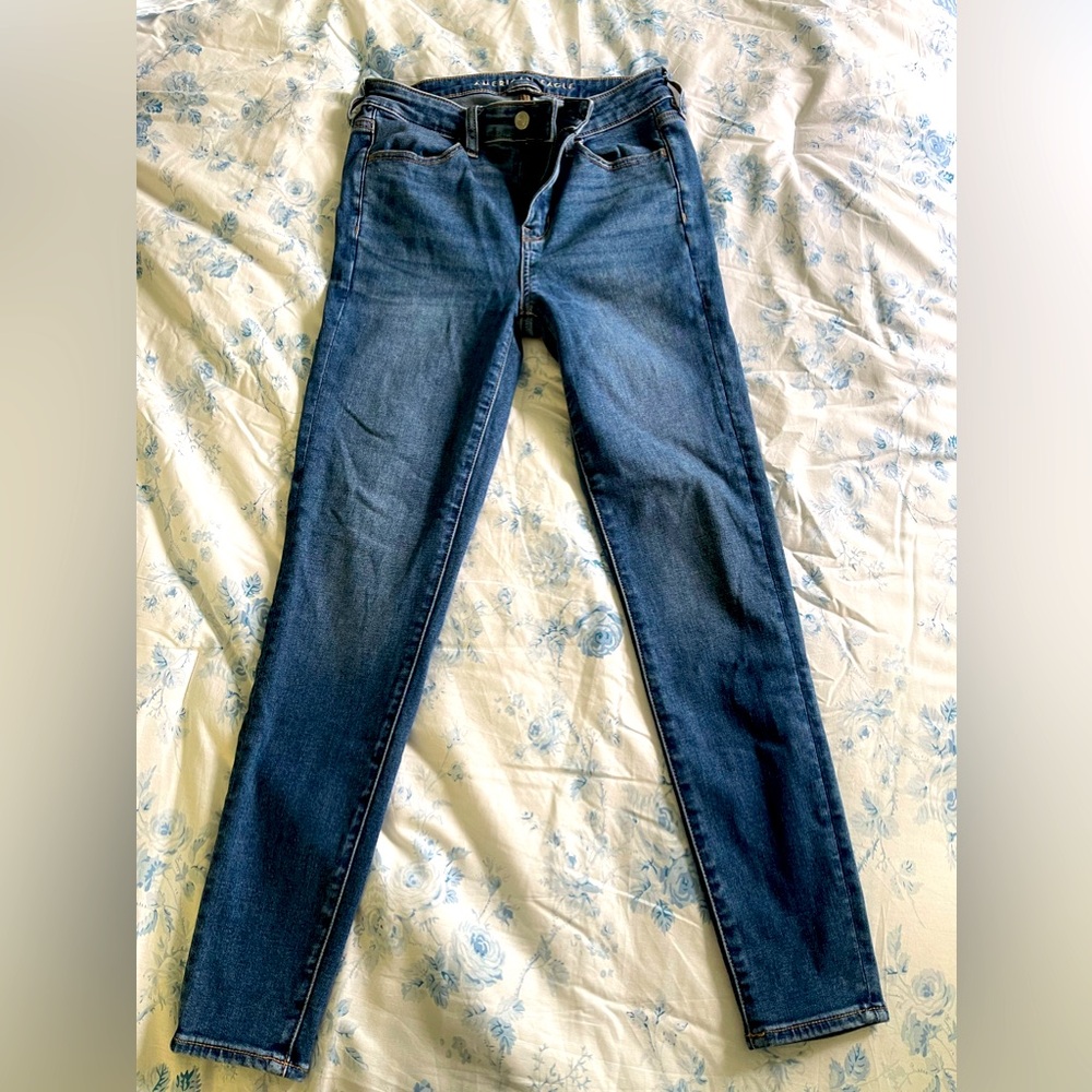 4 Short AEO Hi-Rise Jegging
